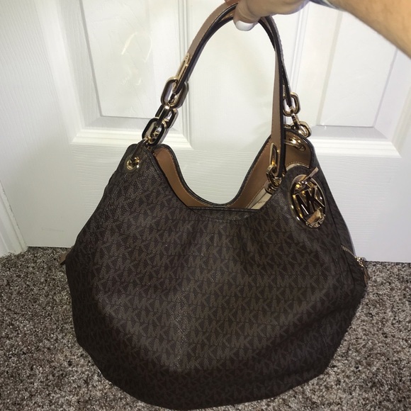 michael kors handbag BARELY USED - Picture 1 of 8